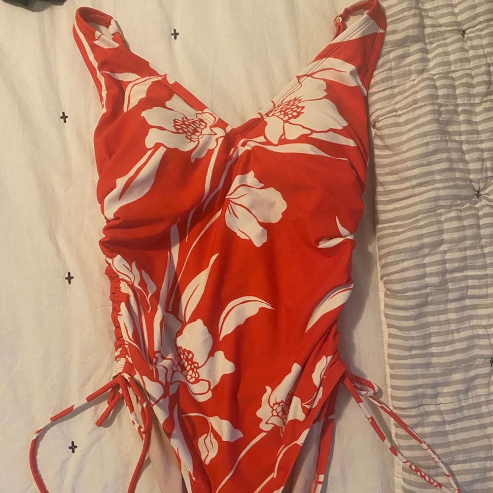 One piece suit